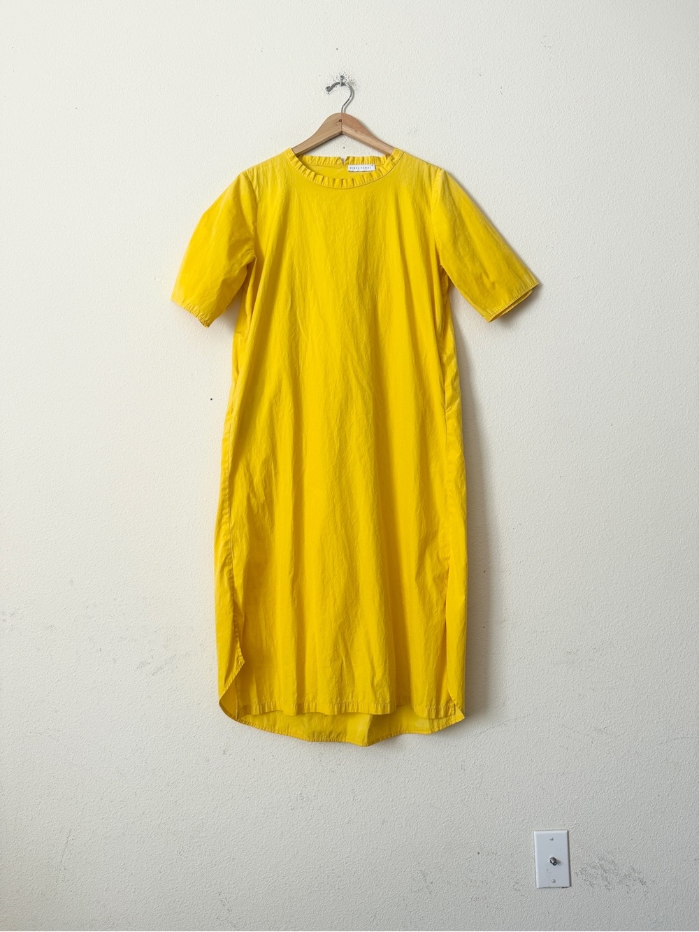 Sibel Saral MEDIUM Lagenlook short sleeve bow back midi dress in yellow